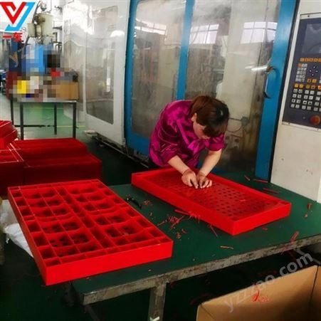上海一东展示架托盘订制塑料展示柜卡板设计超市饮料货架注塑加工圣漏托盘制造生产家