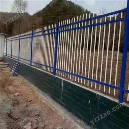 中创智领定制平凉学校黑色栏杆 三横杆锌钢护栏 院墙铁栅栏
