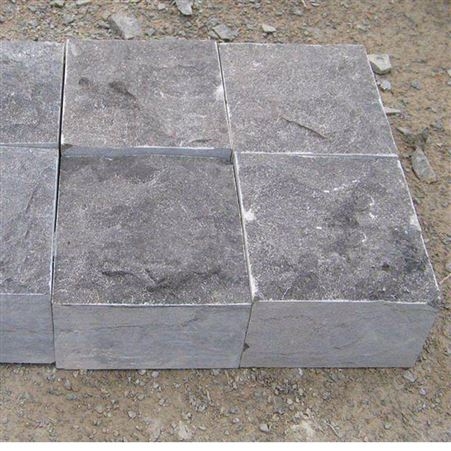 出售自然面石材 无污染环保青石马蹄石 景区道路铺装小方块